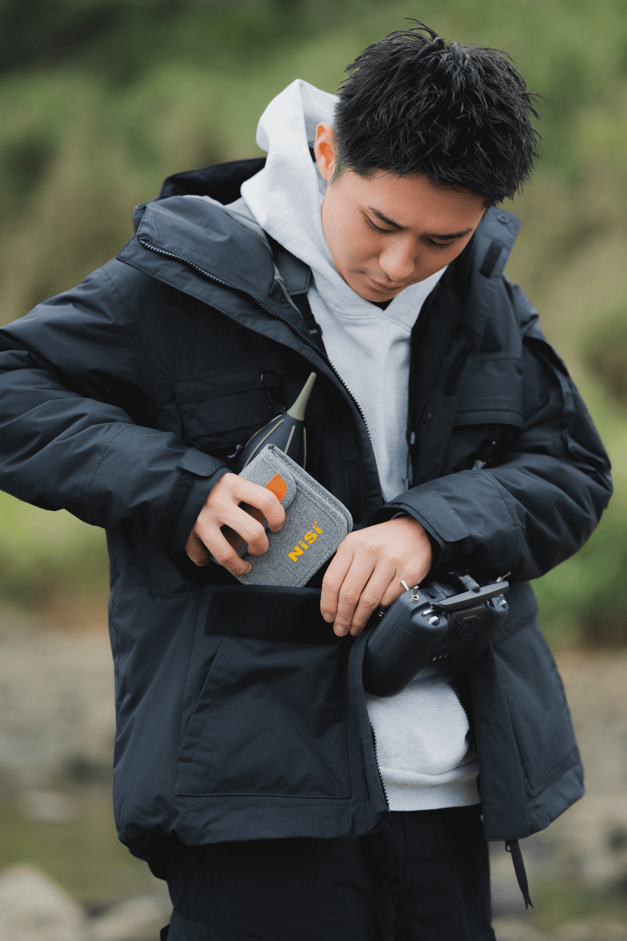 大型のポケットが特徴のジャケット