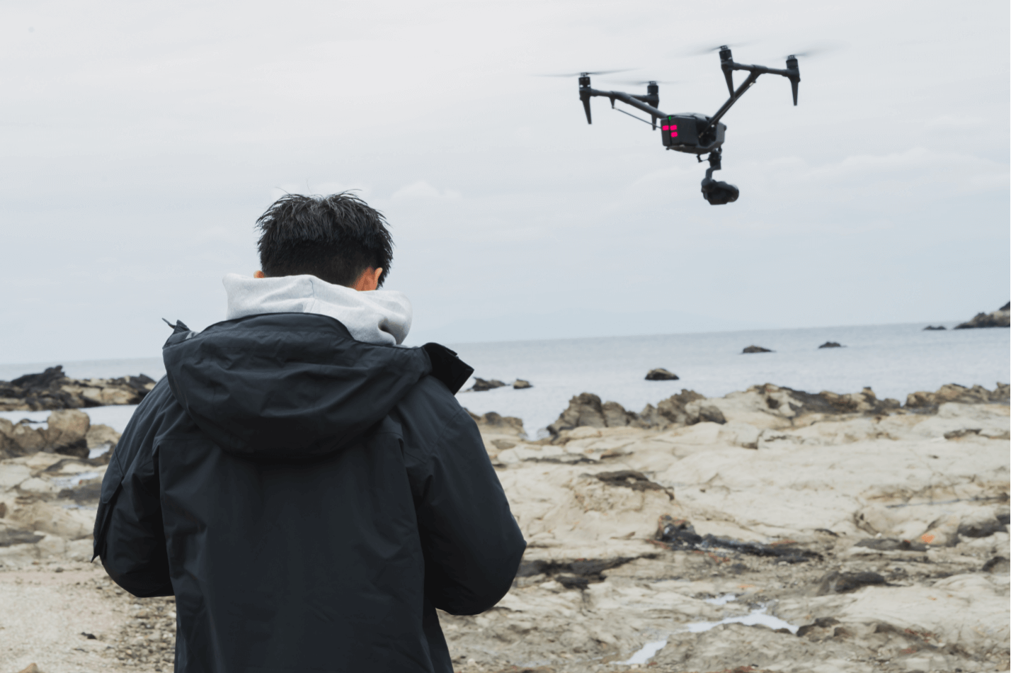 ドローン撮影を請け負う