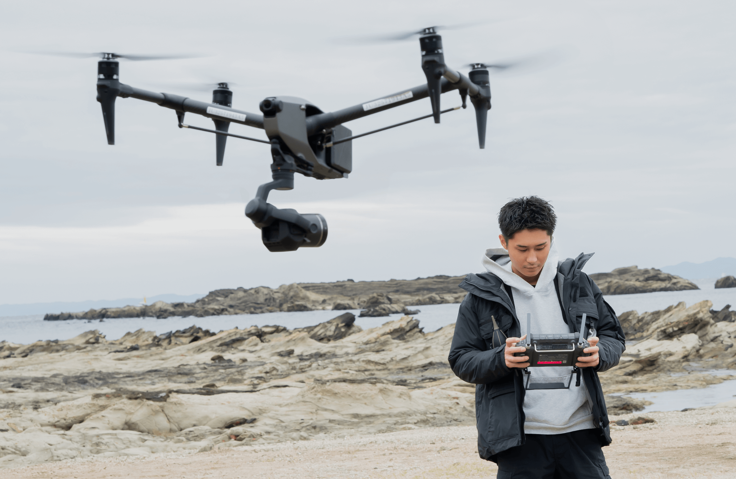 ドローンは船を操舵するように