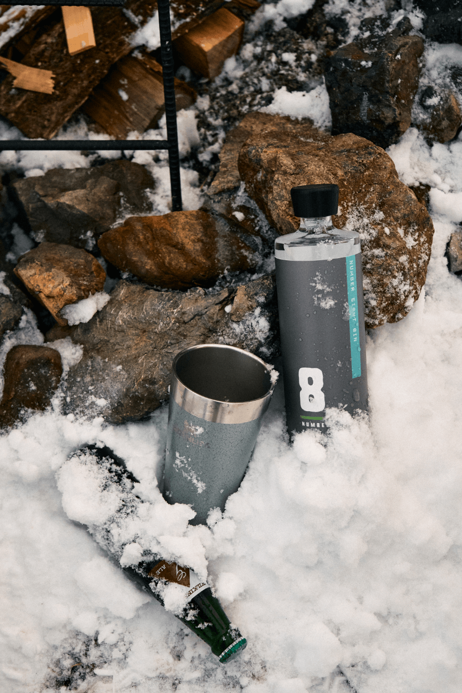 雪と焚き火と仲間