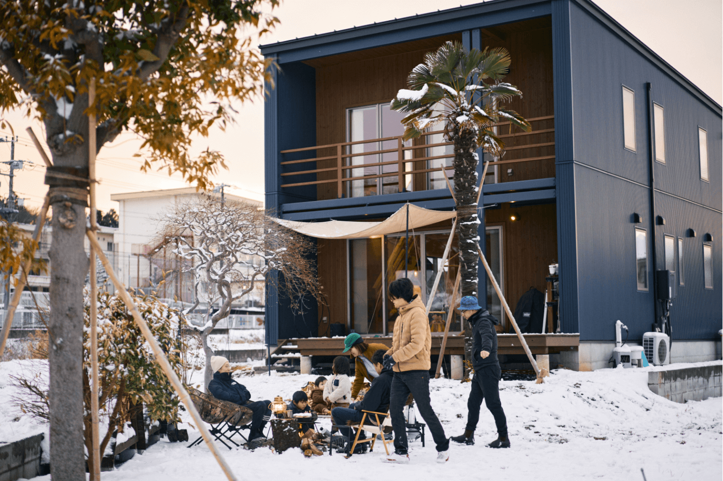 雪と焚き火と仲間