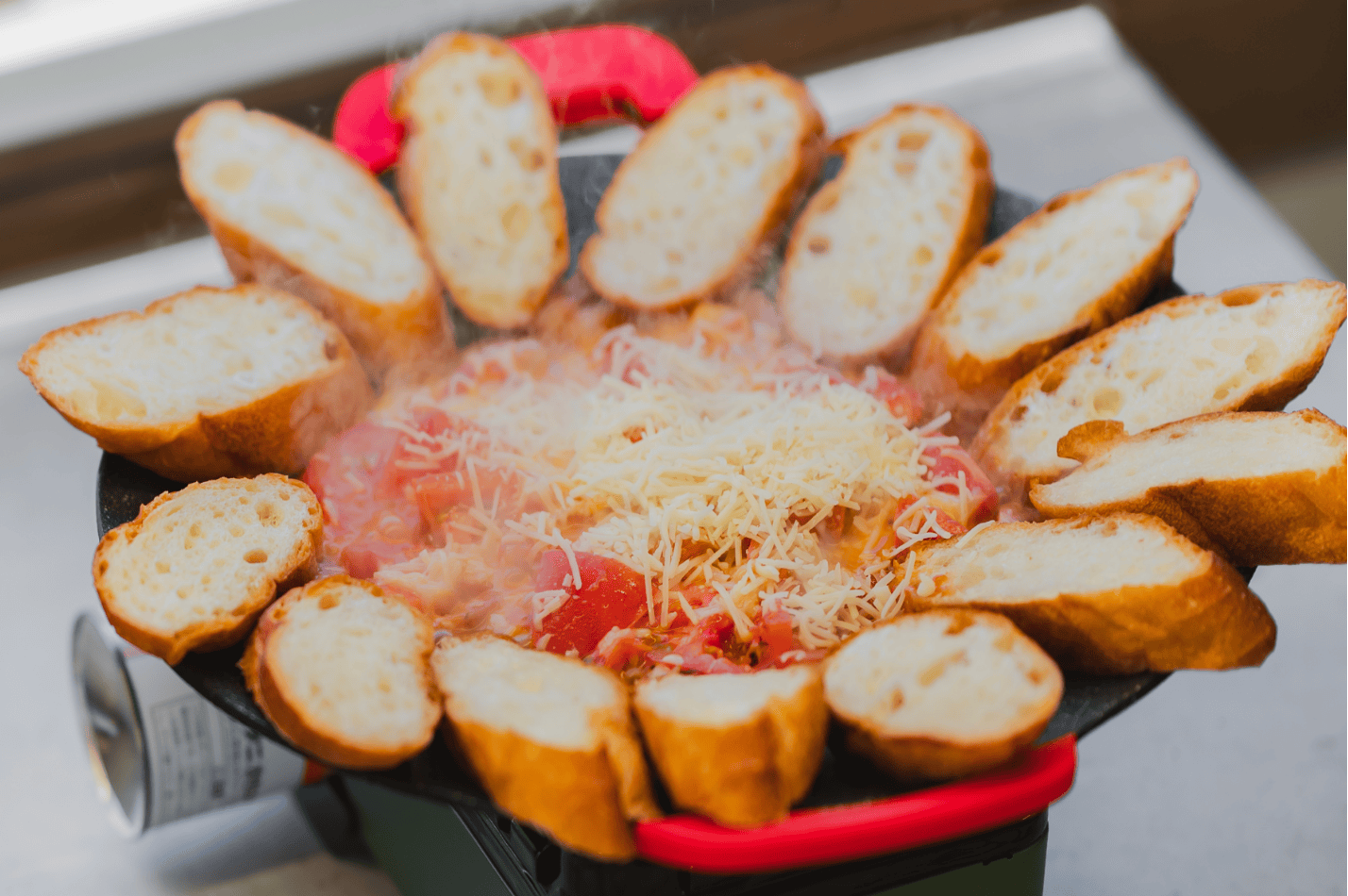 マルチグリドルパンで作るチーズピザ