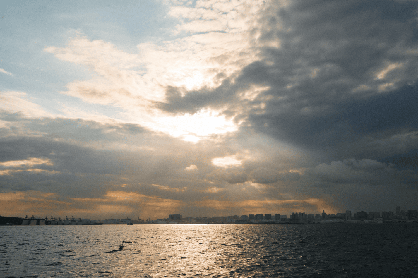 海に沈む夕日